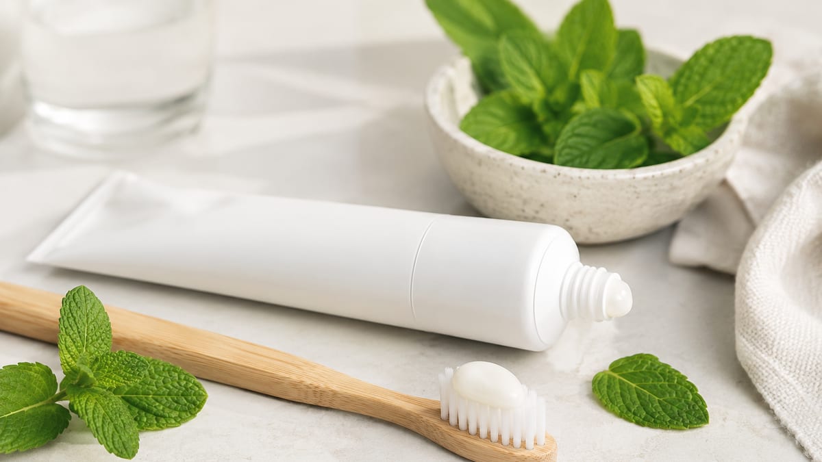 Fluoride-Free Toothpaste: Who It Suits, What Replaces Fluoride and How to Choose